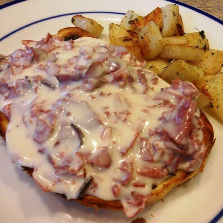 CREAMED CHIPPED BEEF ON TOAST IS A FORGOTTEN CLASSIC