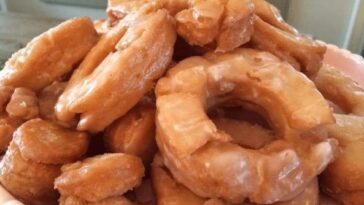 Old Fashioned Sour Cream Cake Donuts