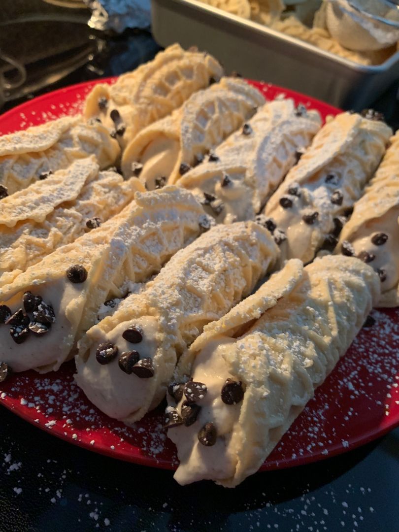 Italian Cream Stuffed Cannoncini