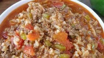 Stuffed Pepper Soup, stuffed pepper soup recipe, stuffed pepper soup crockpot, pepper soup, soup