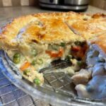 skillet chicken pot pie, skillet chicken pot pie recipe, skillet chicken, chicken pot pie recipe, chicken pot pie