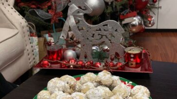 russian tea balls, russian tea balls cookies, russian tea balls recipe, why is russian tea called russian tea, russian tea balls ingredients