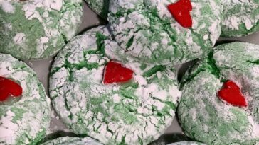 grinch cake mix cookies, grinch cake mix cookies recipe, how to make grinch cookies with cake mix, grinch cake, grinch cake decorations