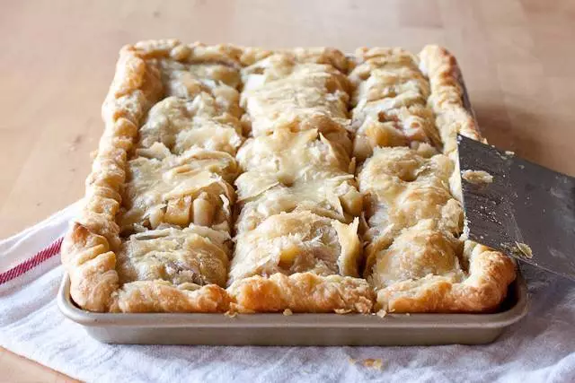 Apple Slab Pie, Large Format Pie, Autumn Desserts. apple slab pie recipe, apple