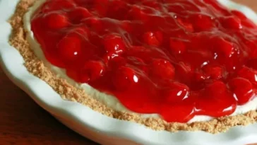 strawberry cheesecake lush, strawberry cheesecake lush recipe, Strawberry Cheesecake, no bake dessert, fresh strawberries