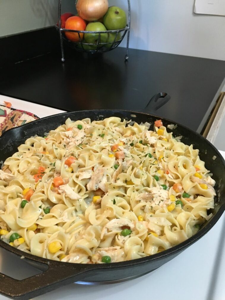 Chicken Pot Pie Noodle Skillet