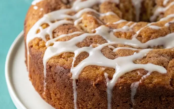 Cinnamon Apple Cake