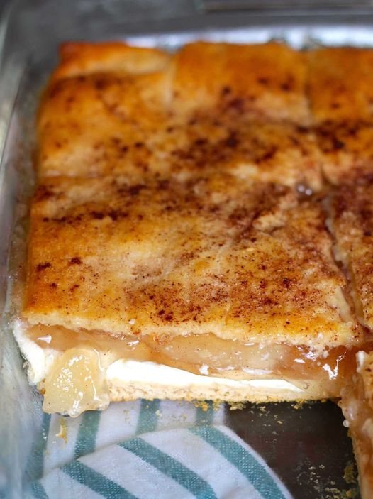 Apple Cheesecake Danish Bars