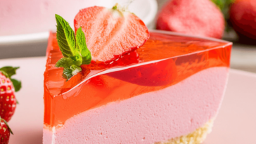 No-Bake Strawberry Jello Pie